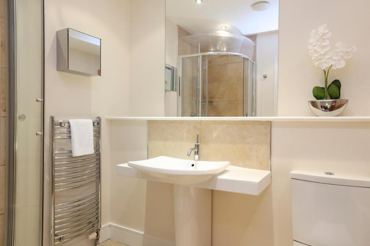 Joivy Spacious 2 Bed,2 Bath Flat, Free Parking And Rooftop Terrace เอดินบะระ ภายนอก รูปภาพ
