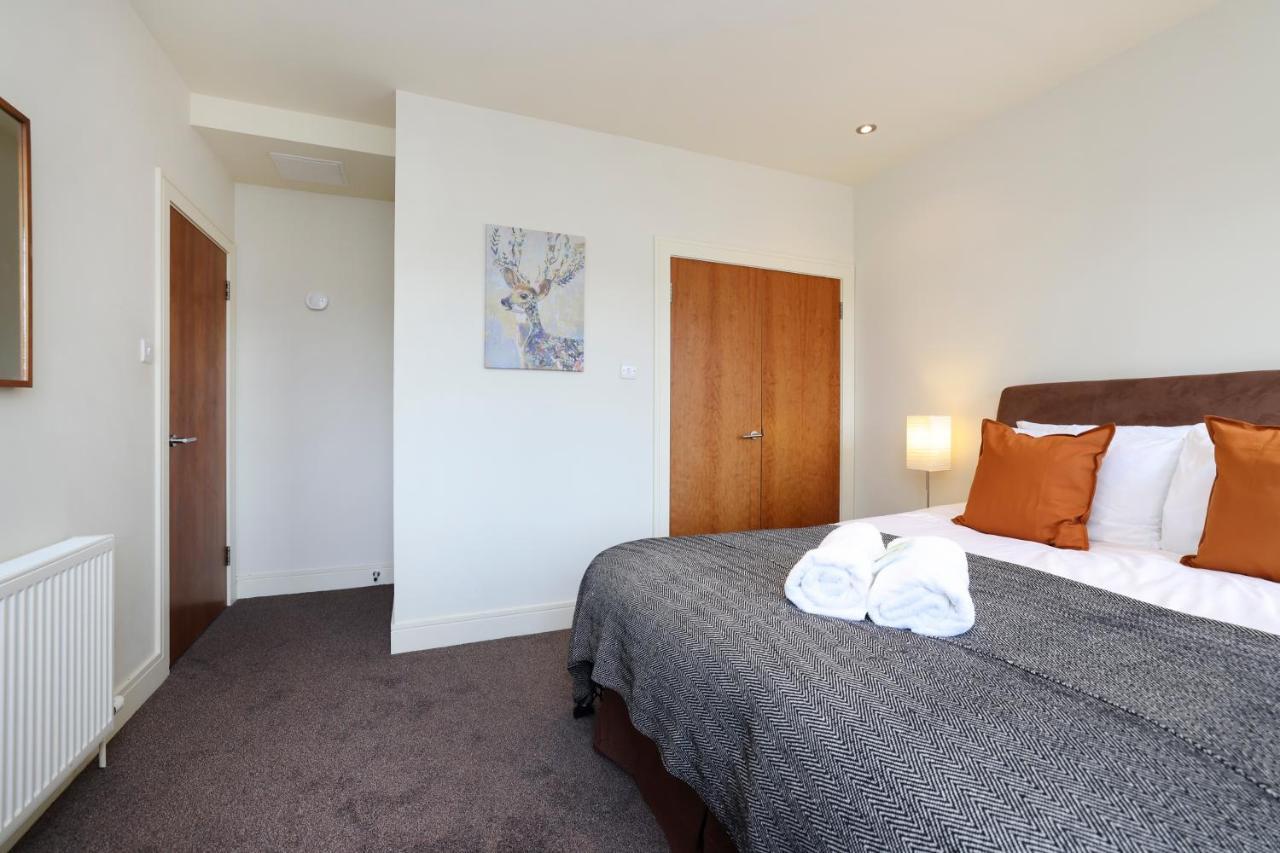 Joivy Spacious 2 Bed,2 Bath Flat, Free Parking And Rooftop Terrace เอดินบะระ ภายนอก รูปภาพ