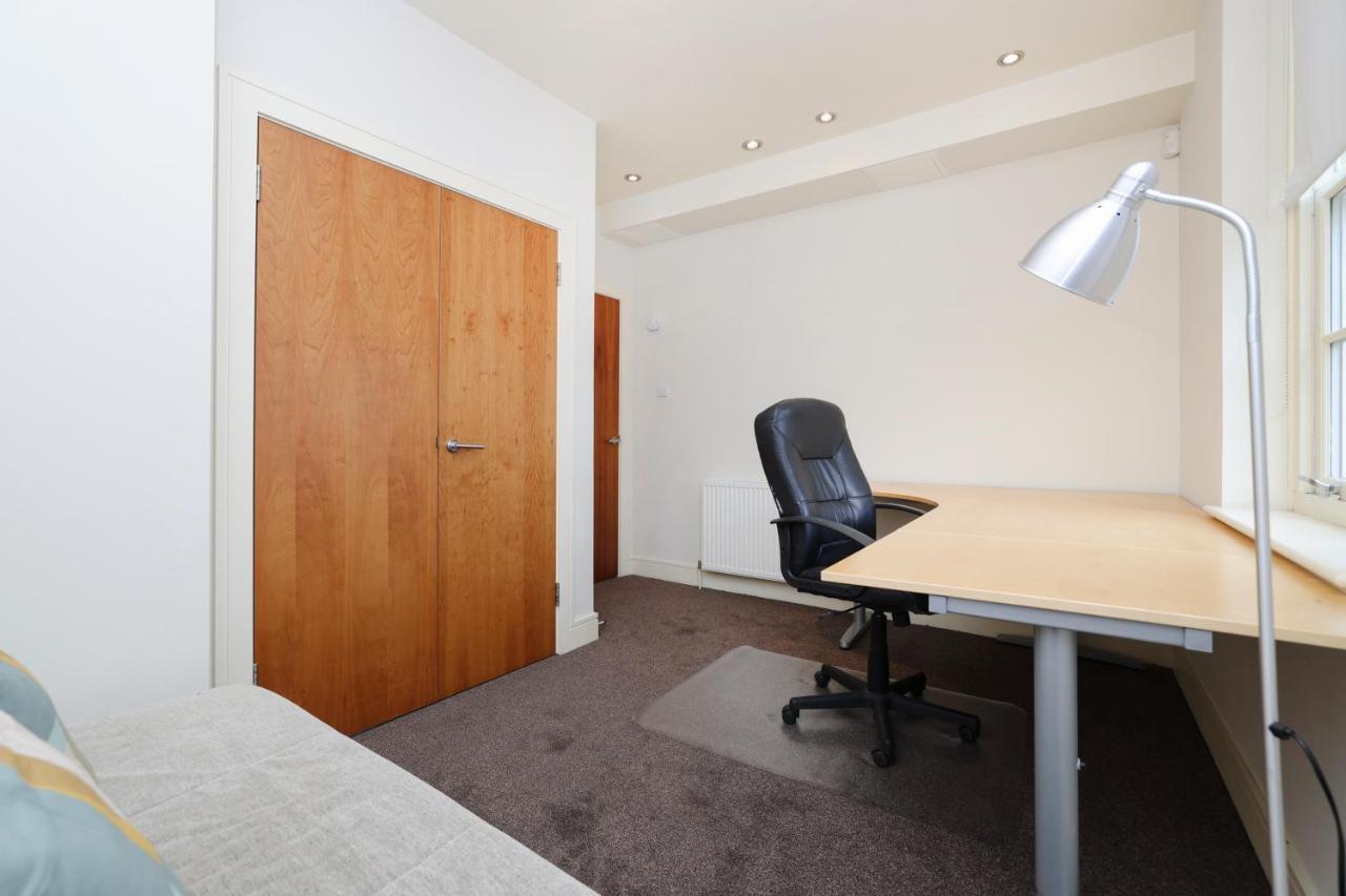 Joivy Spacious 2 Bed,2 Bath Flat, Free Parking And Rooftop Terrace เอดินบะระ ภายนอก รูปภาพ