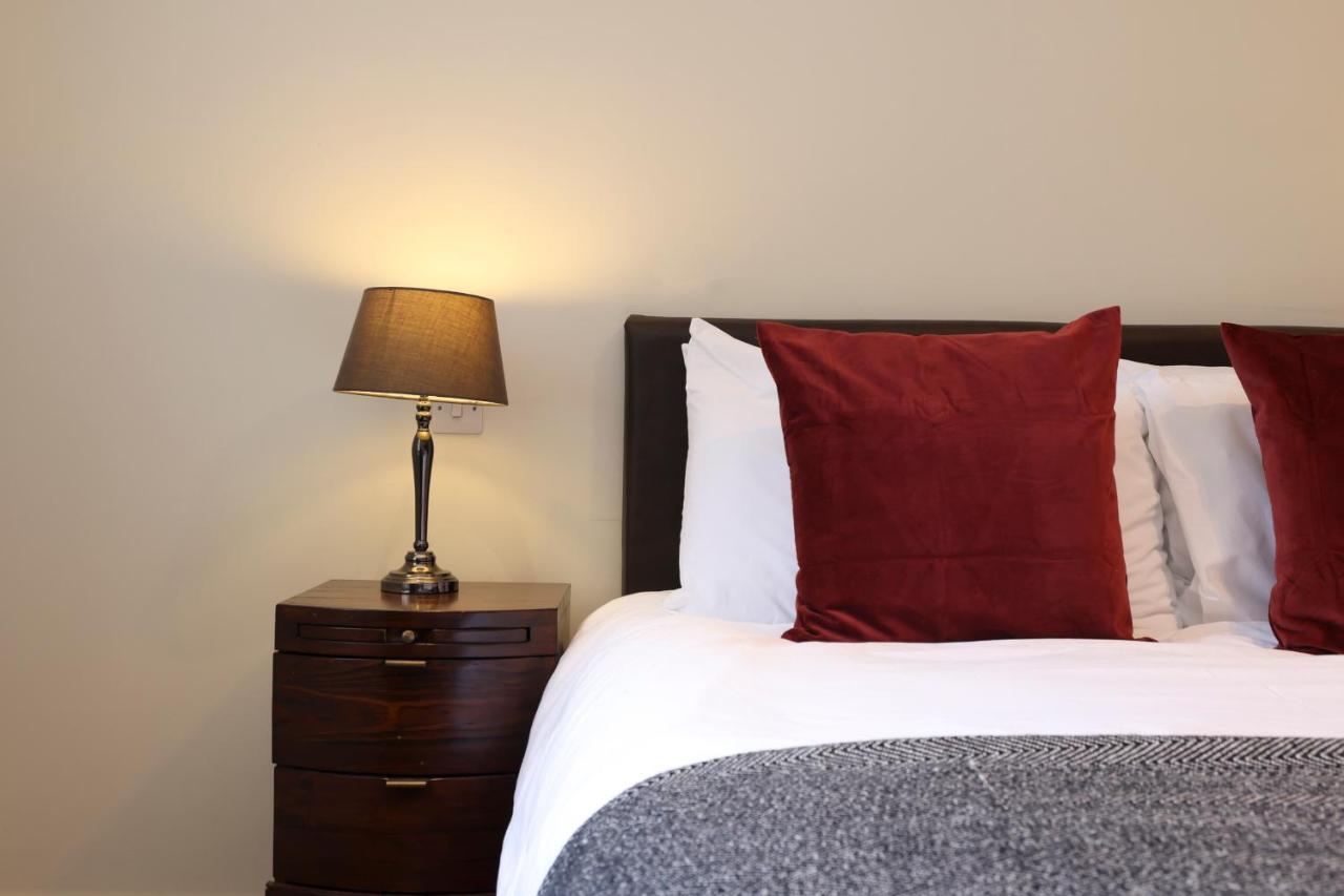 Joivy Spacious 2 Bed,2 Bath Flat, Free Parking And Rooftop Terrace เอดินบะระ ภายนอก รูปภาพ