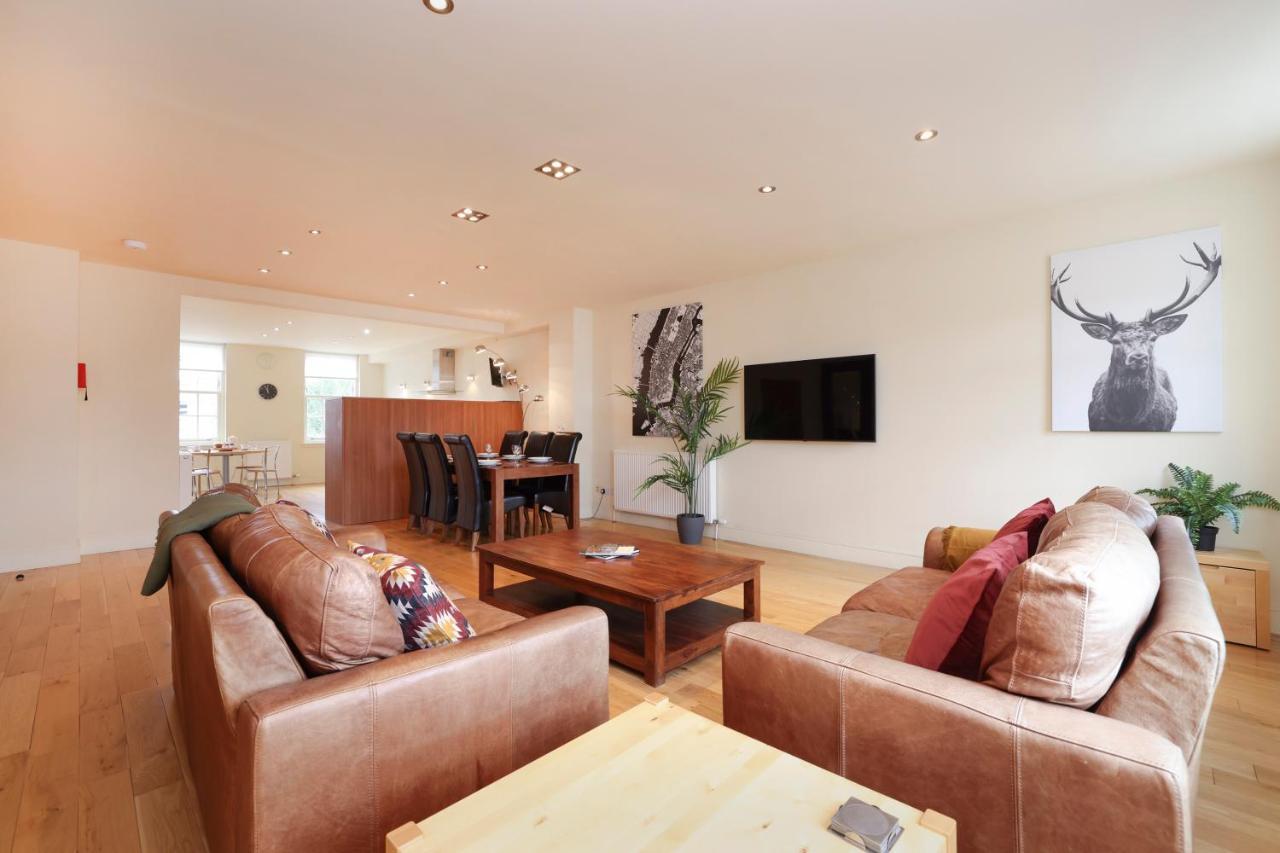 Joivy Spacious 2 Bed,2 Bath Flat, Free Parking And Rooftop Terrace เอดินบะระ ภายนอก รูปภาพ