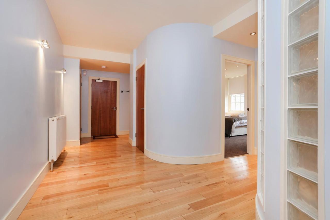 Joivy Spacious 2 Bed,2 Bath Flat, Free Parking And Rooftop Terrace เอดินบะระ ภายนอก รูปภาพ