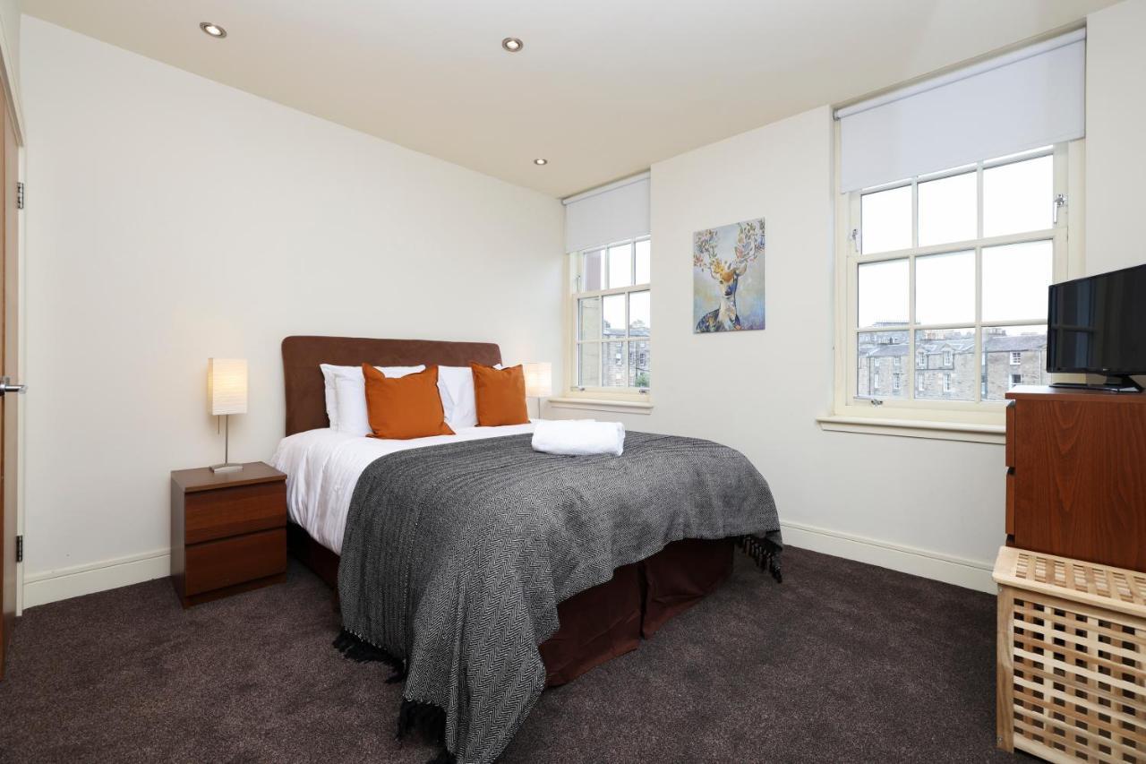 Joivy Spacious 2 Bed,2 Bath Flat, Free Parking And Rooftop Terrace เอดินบะระ ภายนอก รูปภาพ