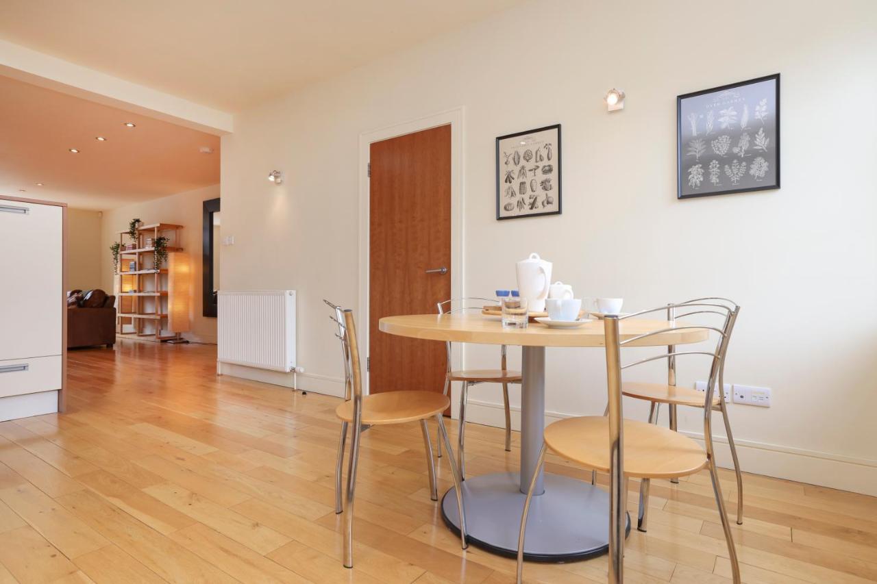 Joivy Spacious 2 Bed,2 Bath Flat, Free Parking And Rooftop Terrace เอดินบะระ ภายนอก รูปภาพ